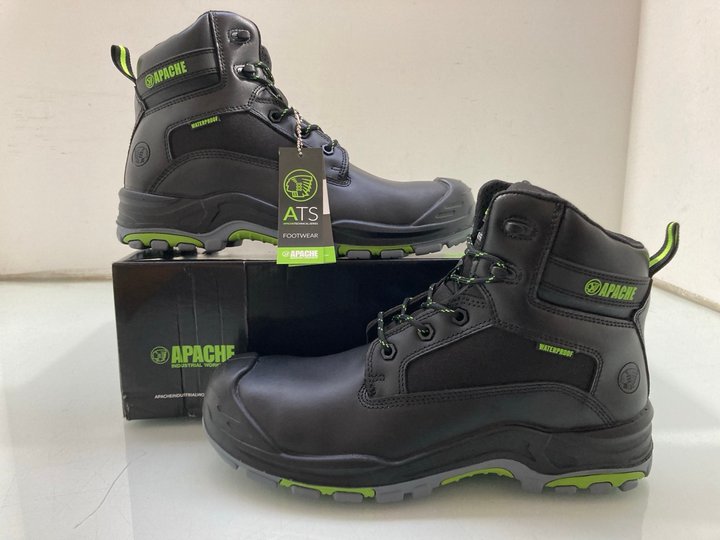 Lot 219  
            Marchington SR14 - Parcel Delivery Only 

                
DAKOTA ACTION LEATHER STEEL TOE CAP BOOTS IN BLACK UK SIZE 9: LOCATION - A7