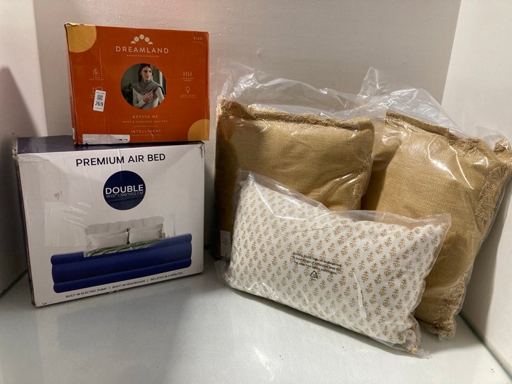 Lot 269  
            Marchington SR14 - Parcel Delivery Only 

                
QTY OF ASSORTED SOFT FURNISHINGS TO INCLUDE DREAMLAND REVIVE ME NECK & SHOULDER H...