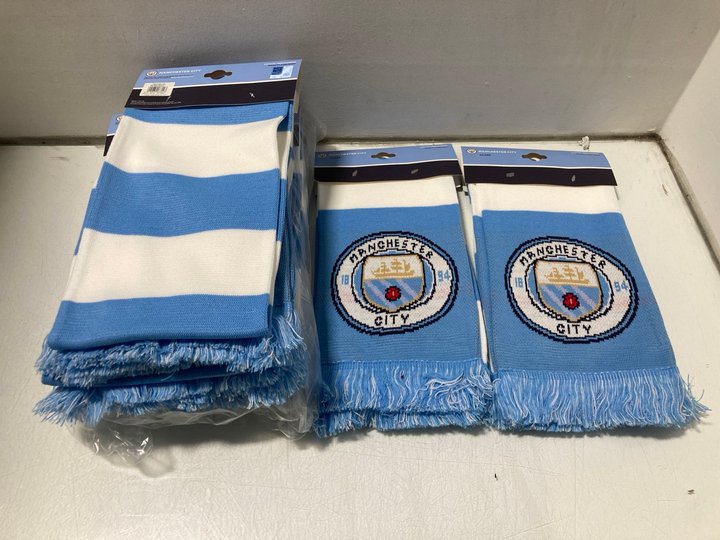 Lot 276  
            Marchington SR14 - Parcel Delivery Only 

                
QTY OF MANCHESTER CITY FOOTBALL CLUB SCARVES: LOCATION - A10