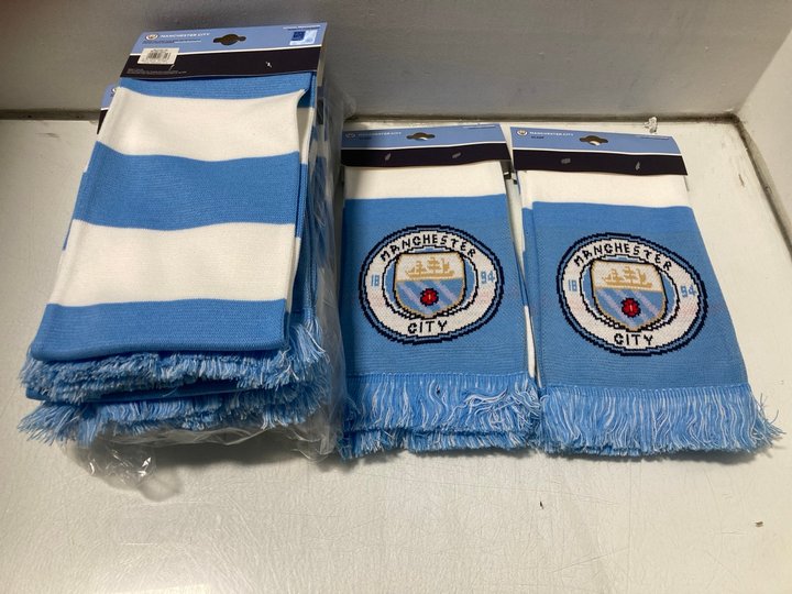 Lot 277  
            Marchington SR14 - Parcel Delivery Only 

                
QTY OF MANCHESTER CITY FOOTBALL CLUB SCARVES: LOCATION - A10
