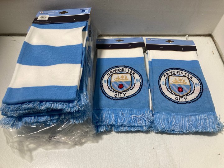 Lot 278  
            Marchington SR14 - Parcel Delivery Only 

                
QTY OF MANCHESTER CITY FOOTBALL CLUB SCARVES: LOCATION - A10