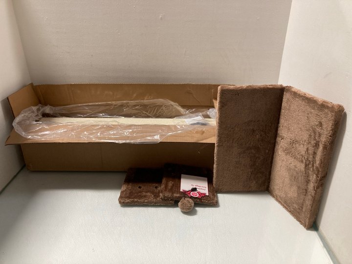 Lot 280  
            Marchington SR14 - Parcel Delivery Only 

                
FAUX FUR CAT TREE: LOCATION - A10