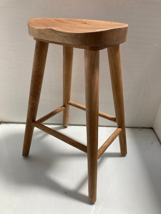 Lot 299  
            Marchington SR14 - Parcel Delivery Only 

                
WOODEN BAR STOOL: LOCATION - A11