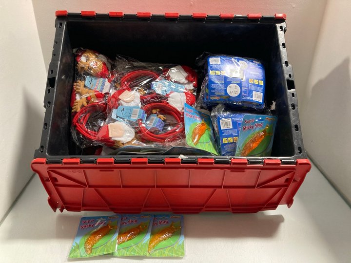 Lot 301  
            Marchington SR14 - Parcel Delivery Only 

                
QTY OF ASSORTED TOYS & GAMES TO INCLUDE QTY OF PLAYWRITE SUPER STICKY SLUG: LOCAT...