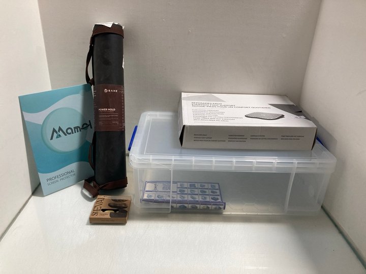 Lot 302  
            Marchington SR14 - Parcel Delivery Only 

                
QTY OF ASSORTED ITEMS TO INCLUDE BAHE POWER HOLD 4MM THICKNESS YOGA MAT IN BLACK:...