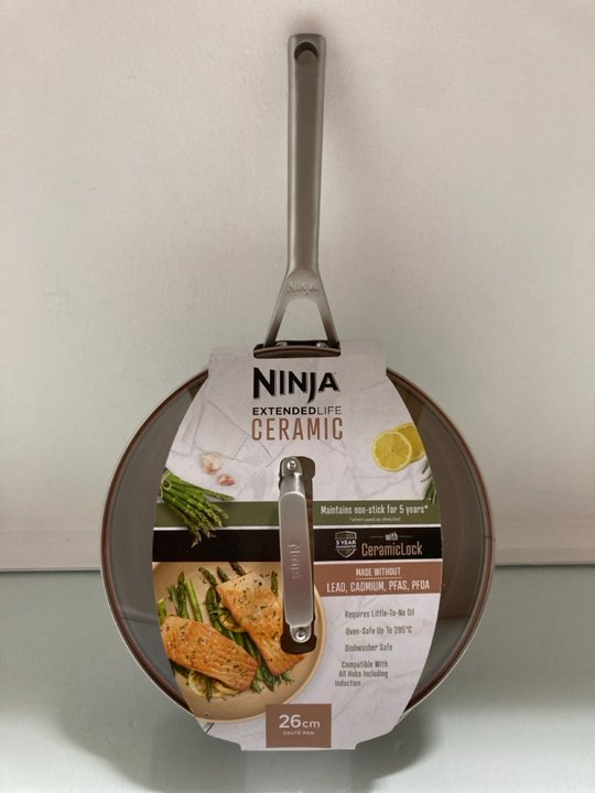 Lot 308  
            Marchington SR14 - Parcel Delivery Only 

                
NINJA EXTENDED LIFE CERAMIC 26CM SAUTE PAN IN GREY: LOCATION - A12