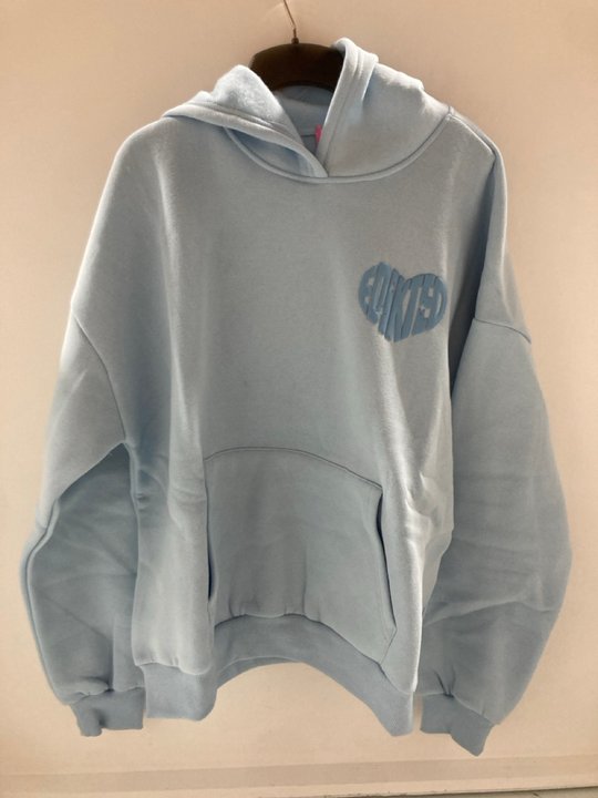 Lot 323  
            Marchington SR14 - Parcel Delivery Only 

                
EDIKTED FLUFFY KNIT HOODIE IN LIGHT BLUE - UK MEDIUM: LOCATION - A13