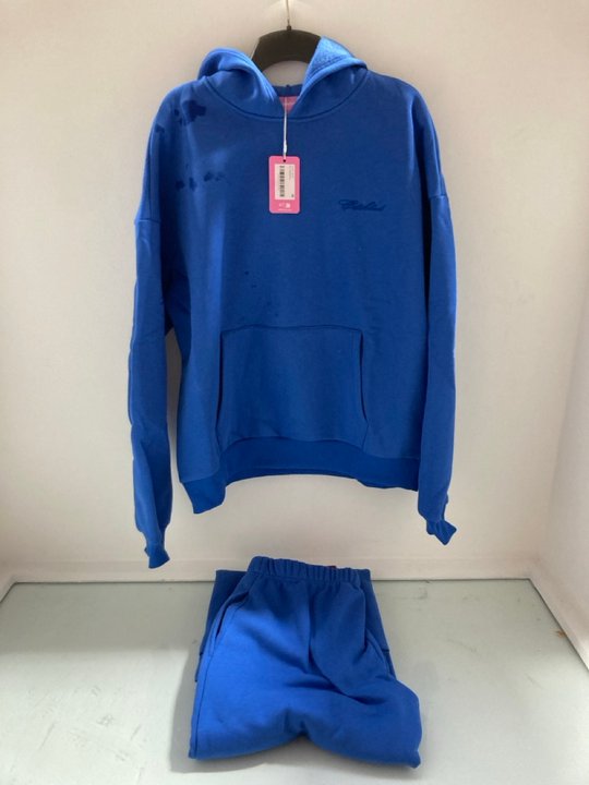 Lot 324  
            Marchington SR14 - Parcel Delivery Only 

                
EDIKTED BASIC GIRL WIDE LEG SWEATPANTS IN BLUE - UK SMALL TO INCLUDE EDIKTED BASI...