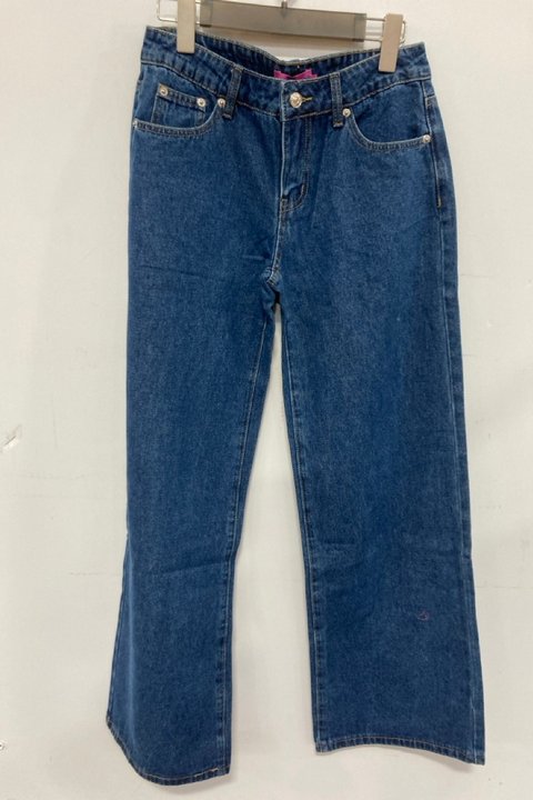 Lot 327  
            Marchington SR14 - Parcel Delivery Only 

                
EDIKTED RAELYNN WASHED LOW RISE BAGGY JEANS IN BLUE WASHED DENIM - UK SMALL: LOCA...