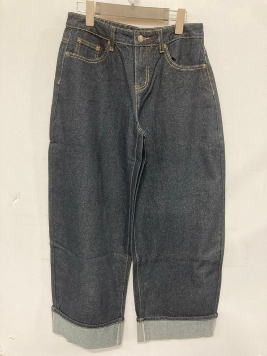 Lot 331  
            Marchington SR14 - Parcel Delivery Only 

                
EDIKTED WASHED LOW RISE BAGGY JEANS IN DARK BLUE WASHED DENIM - UK SMALL: LOCATIO...