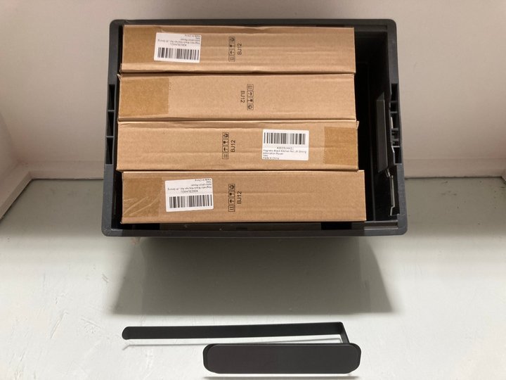 Lot 342  
            Marchington SR14 - Parcel Delivery Only 

                
QTY OF MAGNETIC KITCHEN ROLL HOLDERS IN BLACK: LOCATION - A14