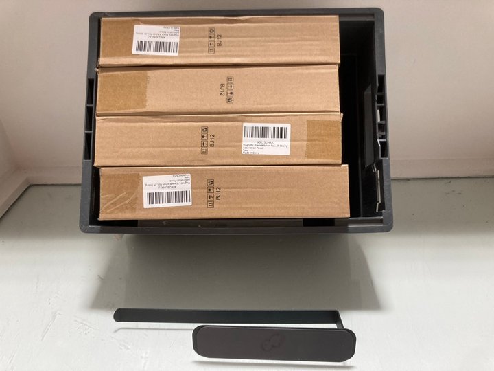 Lot 343  
            Marchington SR14 - Parcel Delivery Only 

                
QTY OF MAGNETIC KITCHEN ROLL HOLDERS IN BLACK: LOCATION - A14