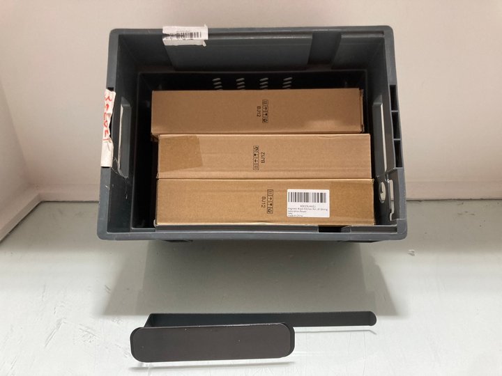 Lot 345  
            Marchington SR14 - Parcel Delivery Only 

                
QTY OF MAGNETIC KITCHEN ROLL HOLDERS IN BLACK: LOCATION - A14