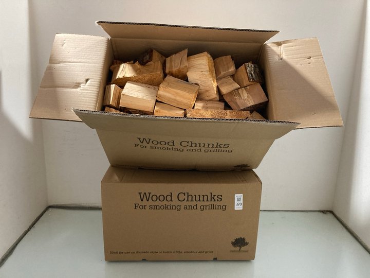 Lot 370  
            Marchington SR14 - Parcel Delivery Only 

                
2 X BOXES OF GWERNYFED WOOD CHUNKS FOR SMOKING AND GRILLING: LOCATION - A15
