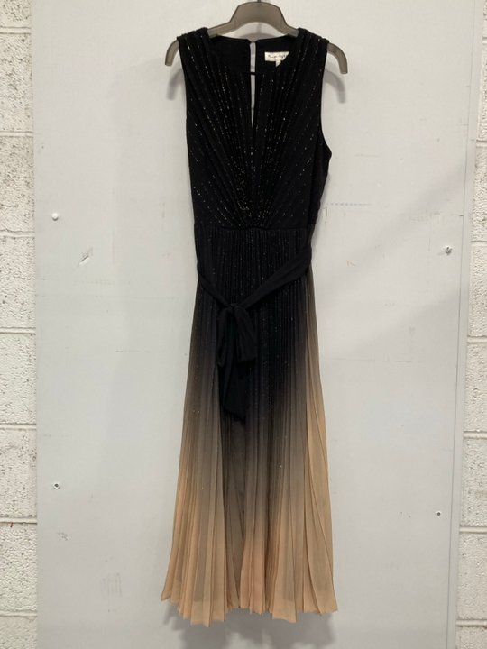 Lot 37  
            Marchington SR14 - Parcel Delivery Only 

                
PHASE EIGHT SIMARA OMBRE DRESS - MULTI - UK SIZE 14 - ORIGINAL RRP £169: LOCATION...