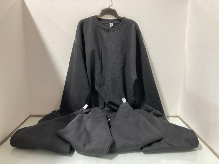 Lot 384  
            Marchington SR14 - Parcel Delivery Only 

                
5 X AWDIS CREWNECK SWEATERS IN GREY - UK LARGE: LOCATION - A16