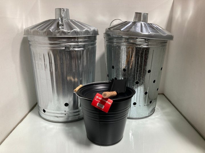 Lot 391  
            Marchington SR14 - Parcel Delivery Only 

                
2 X OUTDOOR METAL BIN FIRE PITS TO INCLUDE ASH BUCKED IN BLACK: LOCATION - A16