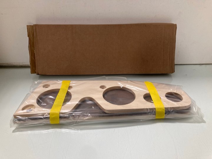 Lot 398  
            Marchington SR14 - Parcel Delivery Only 

                
AUSTIN HEALEY WOODEN LEFTHAND DASH IN WALNUT - MODEL: DAS146 - ORIGINAL RRP £255....