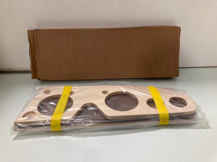 Lot 400  
            Marchington SR14 - Parcel Delivery Only 

                
AUSTIN HEALEY WOODEN LEFTHAND DASH IN WALNUT - MODEL: DAS146 - ORIGINAL RRP £255....