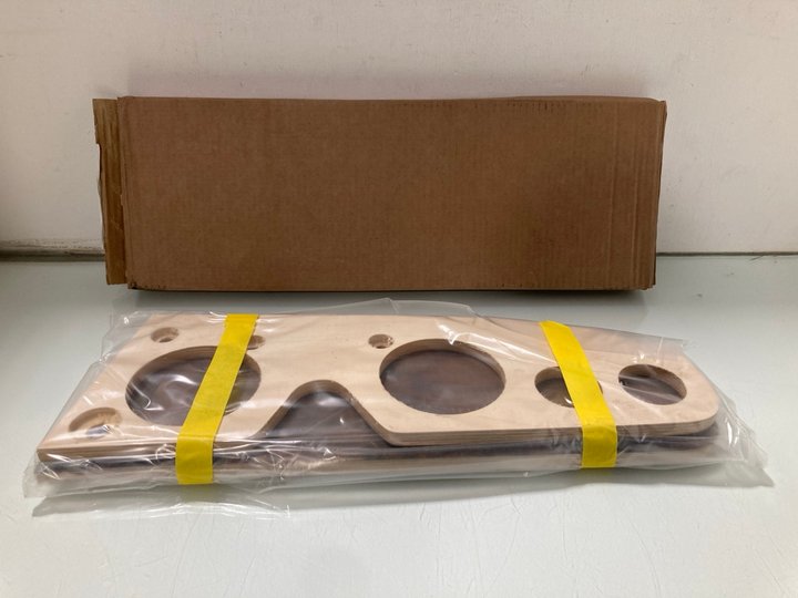 Lot 404  
            Marchington SR14 - Parcel Delivery Only 

                
AUSTIN HEALEY WOODEN LEFTHAND DASH IN WALNUT - MODEL: DAS146 - ORIGINAL RRP £255....