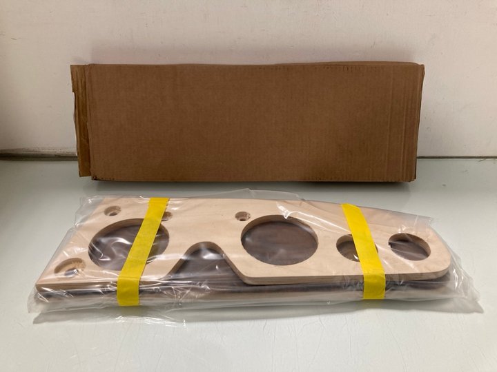 Lot 407  
            Marchington SR14 - Parcel Delivery Only 

                
AUSTIN HEALEY WOODEN LEFTHAND DASH IN WALNUT - MODEL: DAS146 - ORIGINAL RRP £255....