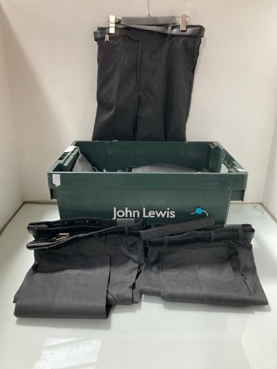Lot 411  
            Marchington SR14 - Parcel Delivery Only 

                
QTY OF ZECO SENIOR STURDY FIT TROUSERS IN GREY - SIZE SMALL, MEDIUM, LARGE: LOCAT...