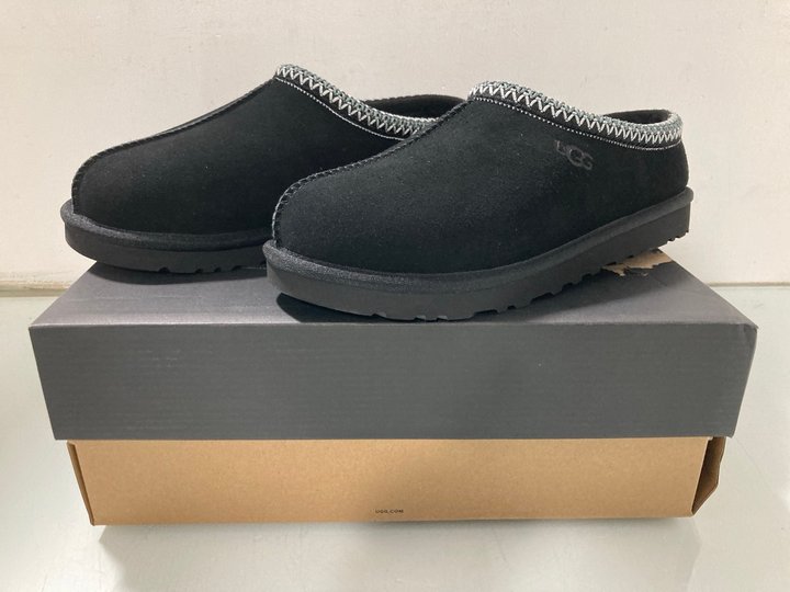 Lot 472  
            Marchington SR14 - Parcel Delivery Only 

                
WOMENS UGG TASMAN SLIPPERS IN BLACK SUEDE UK SIZE 9 - ORIGINAL RRP £115: LOCATION...