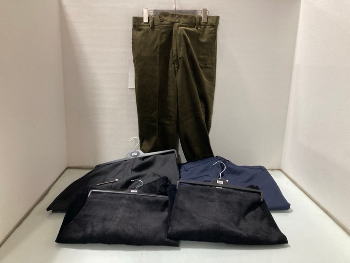 Lot 477  
            Marchington SR14 - Parcel Delivery Only 

                
QTY OF GILLICCI OUTDOOR CLOTHING ITEMS IN VARIOUS SIZES TO INCLUDE BLACK FABRIC T...