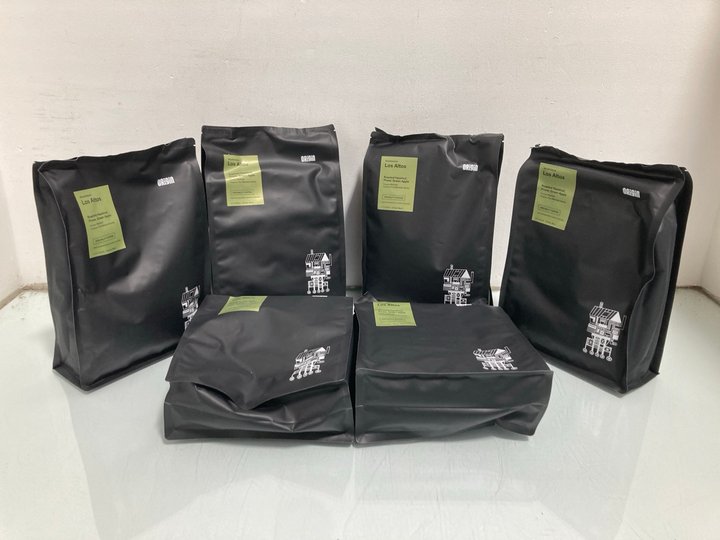 Lot 489  
            Marchington SR14 - Parcel Delivery Only 

                
6 X ORIGIN LOS ALTOS ROASTED HAZELNUT, PRUNE AND GREEN APPLE WHOLE COFFEE BEANS -...
