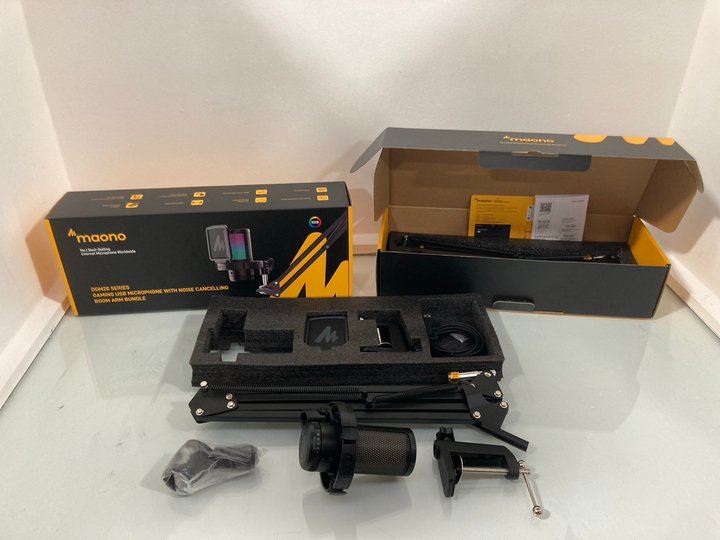 Lot 513  
            Marchington SR14 - Parcel Delivery Only 

                
2 X MAONO DGM20 SERIES GAMING USB MICROPHONES WITH NOISE CANCELLING BOOM ARM BUND...