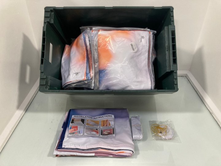 Lot 529  
            Marchington SR14 - Parcel Delivery Only 

                
QTY OF CHRISTMAS GARAGE DOOR BANNER - SIZE 240CM X 210CM: LOCATION - B17