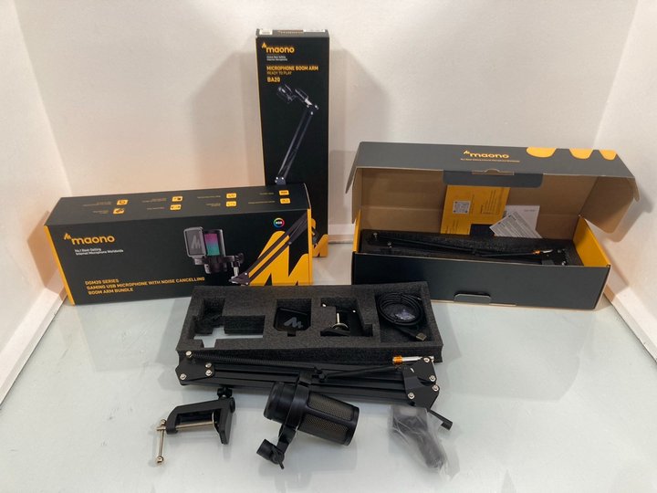 Lot 535  
            Marchington SR14 - Parcel Delivery Only 

                
2 X MAONO DGM20 SERIES GAMING USB MICROPHONES WITH NOISE CANCELLING BOOM ARM BUND...
