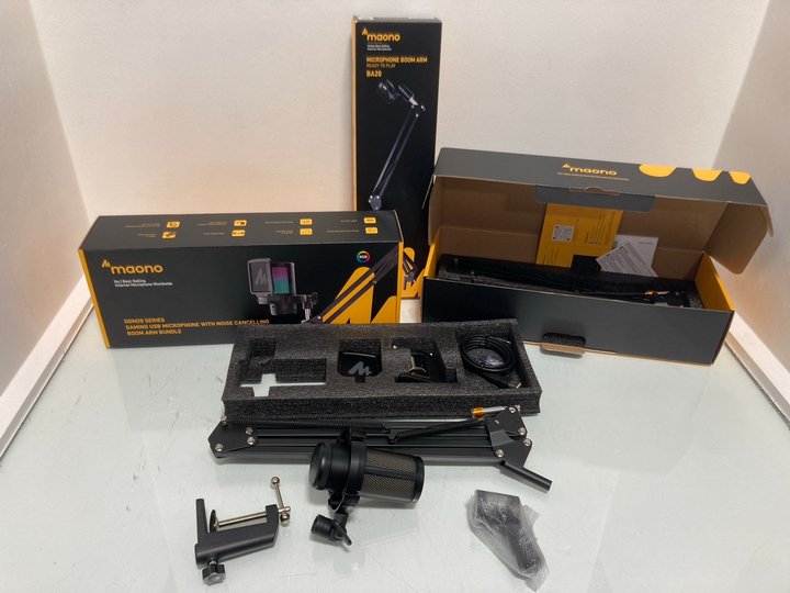 Lot 538  
            Marchington SR14 - Parcel Delivery Only 

                
2 X MAONO DGM20 SERIES GAMING USB MICROPHONES WITH NOISE CANCELLING BOOM ARM BUND...