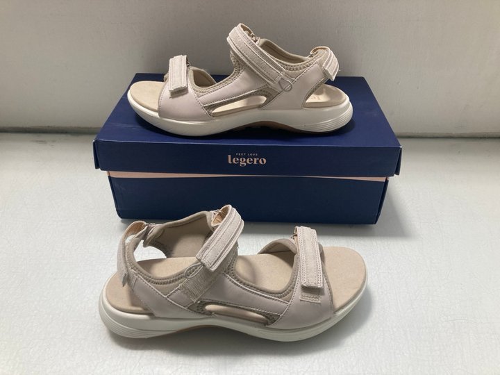 Lot 53  
            Marchington SR14 - Parcel Delivery Only 

                
LEGERO SIRIS 2.0 SOFT TAUPE SANDALS UK SIZE 6.5: LOCATION - A1