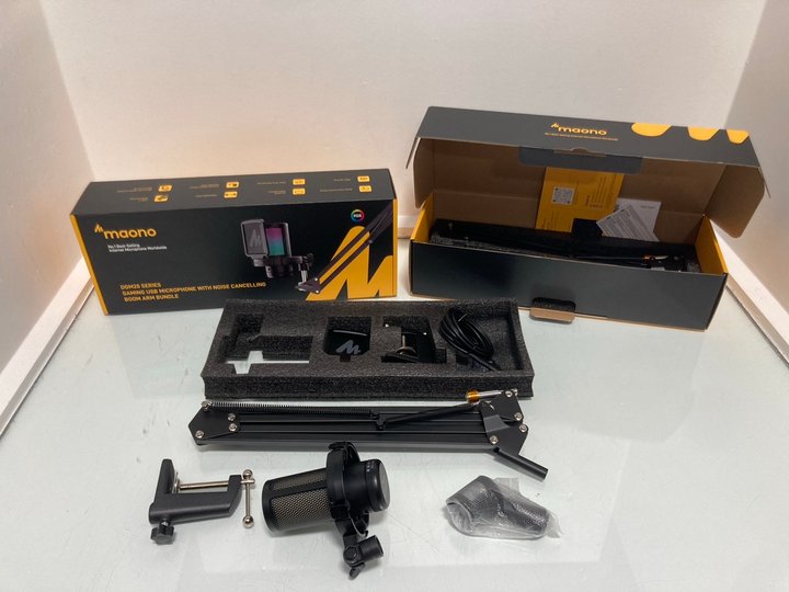 Lot 541  
            Marchington SR14 - Parcel Delivery Only 

                
2 X MAONO DGM20 SERIES GAMING USB MICROPHONES WITH NOISE CANCELLING BOOM ARM BUND...