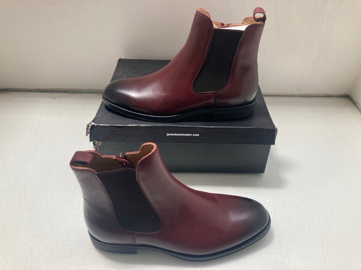 Lot 56  
            Marchington SR14 - Parcel Delivery Only 

                
JONES BOOTSMAKER GIBSON BURGUNDY LEATHER BOOTS UK SIZE 9 - ORIGINAL RRP £140: LOC...