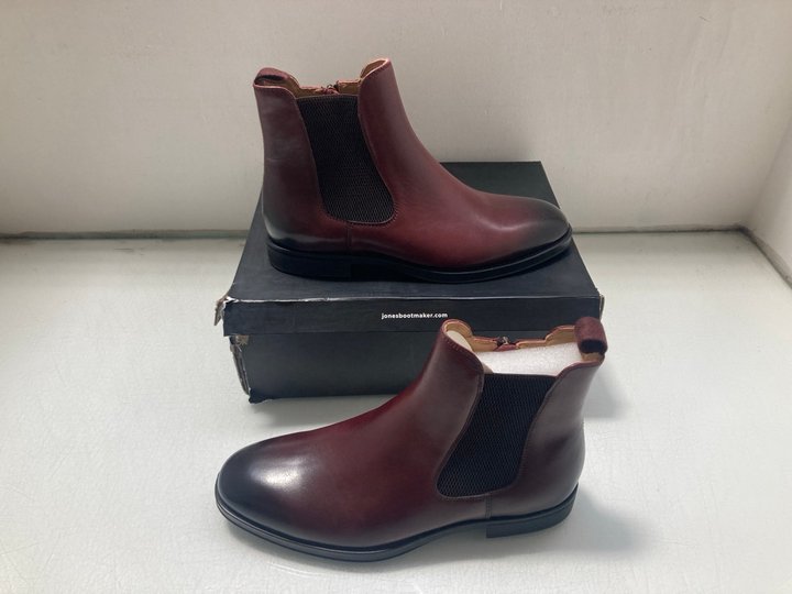 Lot 57  
            Marchington SR14 - Parcel Delivery Only 

                
JONES BOOTSMAKER GIBSON BURGUNDY LEATHER BOOTS UK SIZE 9 - ORIGINAL RRP £140: LOC...