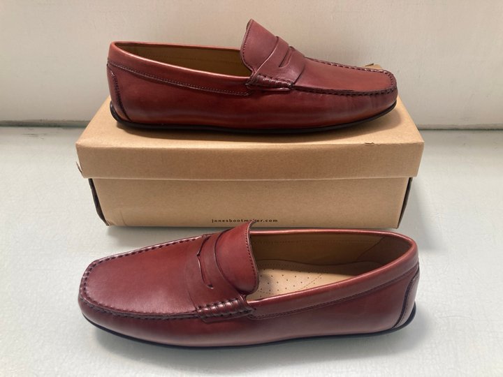 Lot 59  
            Marchington SR14 - Parcel Delivery Only 

                
JONES BOOTSMAKER PATERSON COGNAC LEATHER MOCCASIN SHOES UK SIZE 13 - ORIGINAL RRP...