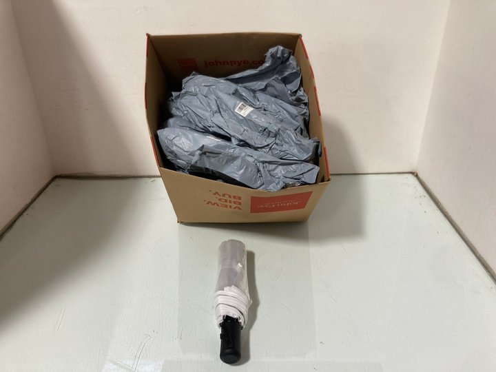 Lot 604  
            Marchington SR14 - Parcel Delivery Only 

                
QTY OF TIIYEE AUTOMATIC WINDPROOF CLEAR UMBRELLAS: LOCATION - B14