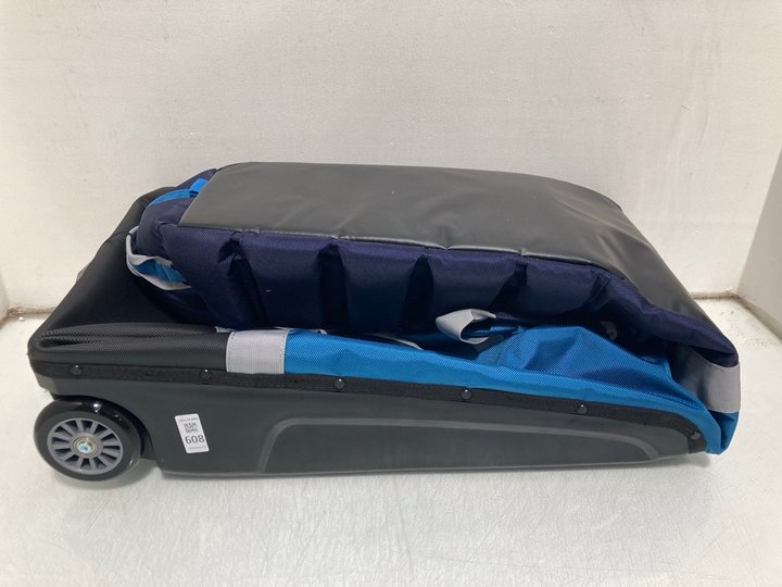 Lot 608  
            Marchington SR14 - Parcel Delivery Only 

                
SUN MOUNTAIN MERIDIAN CLUB GLIDER IN NAVY - ORIGINAL RRP £329: LOCATION - B13