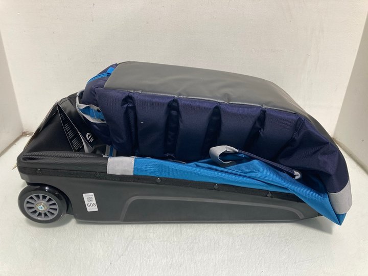 Lot 609  
            Marchington SR14 - Parcel Delivery Only 

                
SUN MOUNTAIN MERIDIAN CLUB GLIDER IN NAVY - ORIGINAL RRP £329: LOCATION - B13