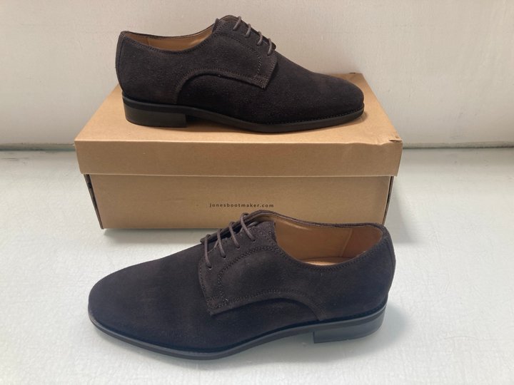 Lot 61  
            Marchington SR14 - Parcel Delivery Only 

                
JONES BOOTSMAKER MAISON DARK BROWN SUEDE SHOES UK SIZE 6: LOCATION - A1