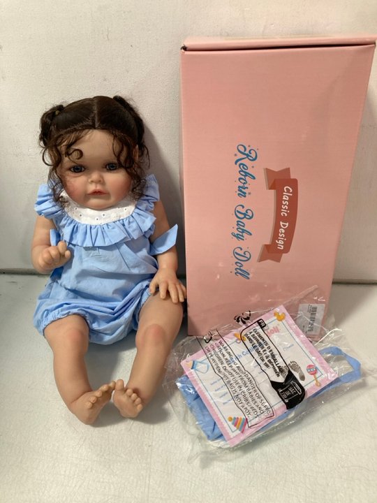 Lot 648  
            Marchington SR14 - Parcel Delivery Only 

                
2 X CLASSIC DESIGN REBORN BABY DOLLS: LOCATION - B11