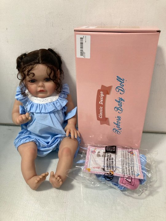 Lot 657  
            Marchington SR14 - Parcel Delivery Only 

                
2 X CLASSIC DESIGN REBORN BABY DOLLS: LOCATION - B11