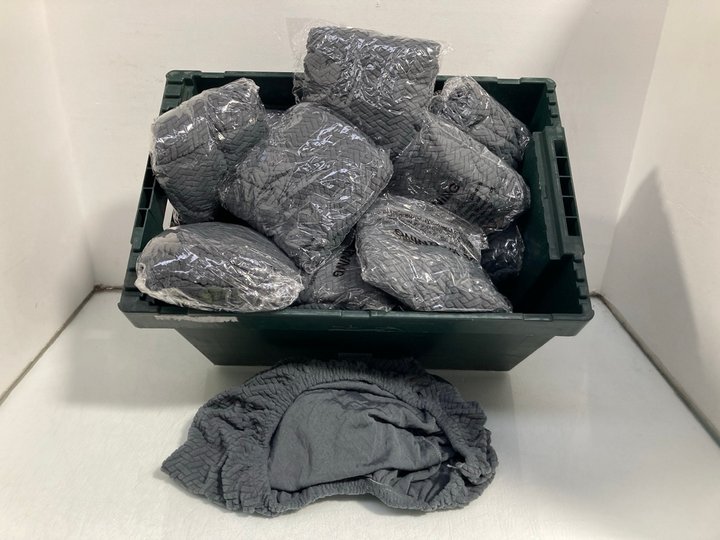 Lot 672  
            Marchington SR14 - Parcel Delivery Only 

                
QTY OF GREY CHAIR COVERS: LOCATION - B10