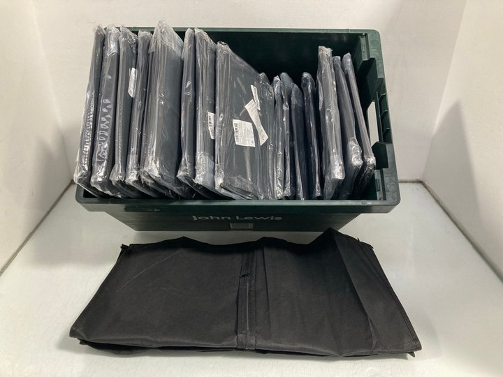 Lot 673  
            Marchington SR14 - Parcel Delivery Only 

                
QTY OF VICLOON DRESS DUST BAGS IN BLACK: LOCATION - B10