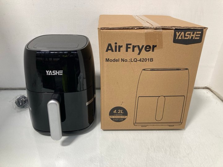 Lot 675  
            Marchington SR14 - Parcel Delivery Only 

                
2 X YASHE AIR FRYERS - MODEL: LQ-4201B: LOCATION - B9