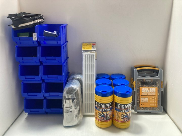 Lot 68  
            Marchington SR14 - Parcel Delivery Only 

                
QTY OF ASSORTED HARDWARE ITEMS TO INCLUDE TURBO GOLD SINGLE THREAD WOODSCREW SET:...