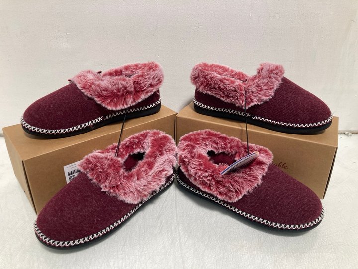 Lot 697  
            Marchington SR14 - Parcel Delivery Only 

                
2 X EVERFOAM WOMENS MEMORY FOAM SLIPPERS IN BURGUNDY UK SIZE 7: LOCATION - B8