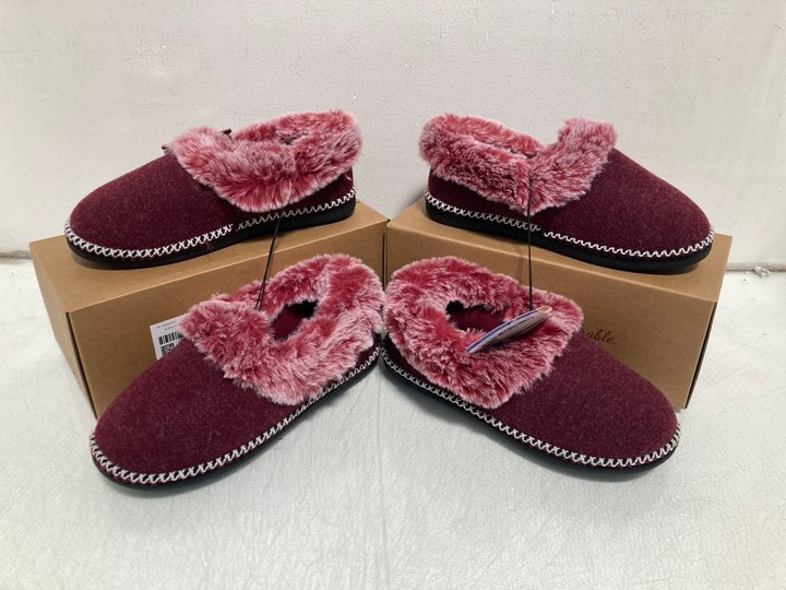 Lot 711  
            Marchington SR14 - Parcel Delivery Only 

                
2 X EVERFOAM WOMENS MEMORY FOAM SLIPPERS IN BURGUNDY UK SIZE 7: LOCATION - B7